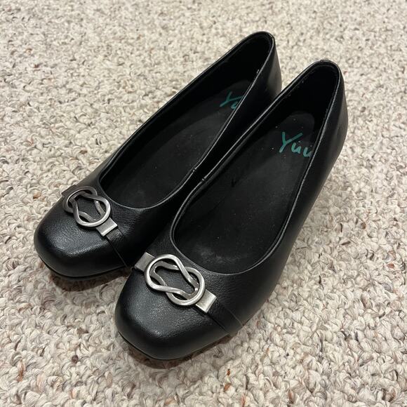 Yuu Monica Slip On Wedge Heels Sz 6.5 Black Casual Classic Career Business - Picture 1 of 7